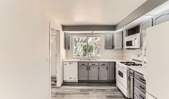 16305 SE STERLING Cir, Milwaukie, OR 97267