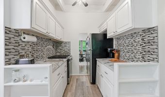 4335 AMERICANA Dr 203, Annandale, VA 22003