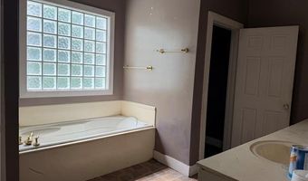 214 E PINE St, Amite, LA 70422
