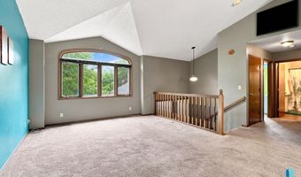 900 E Magnolia Dr, Brandon, SD 57005