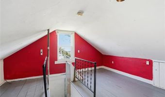 8 Mann Ave, Newport, RI 02840
