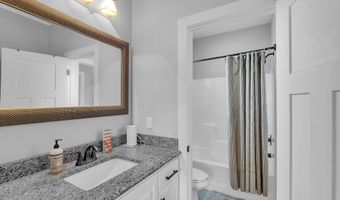 498 Double Bridge Rd, Boiling Springs, SC 29316