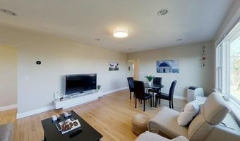 2 E Blvd 2, Middletown, RI 02842