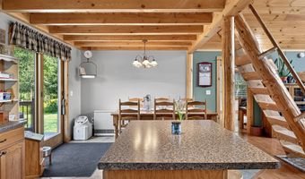 625 Mcgrath Pond Rd, Belgrade, ME 04917