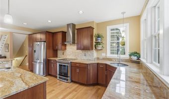 71 Norton Ave, Cranston, RI 02920