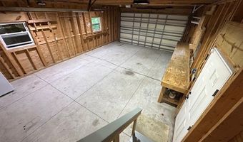 109 Bay Colony Way, Apalachicola, FL 32320