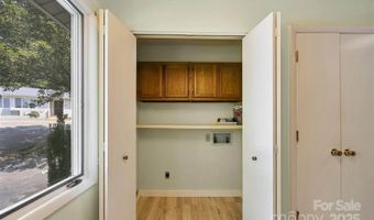 71 Hollybrook Dr, Asheville, NC 28803