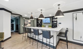 701 N HENRY St 210, Alexandria, VA 22314