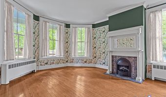 802 S Center St, Ashland, VA 23005
