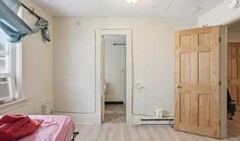 64 Hyde St, Burlington, VT 05401