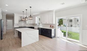 712 6th Ave, River Edge, NJ 07661