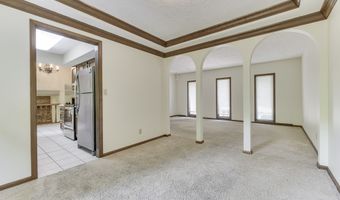 6843 Glacier Dr, Indianapolis, IN 46217