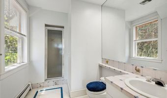 517 Tuckerman Ave, Middletown, RI 02842