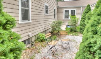 16 Evergreen St, Barrington, RI 02806