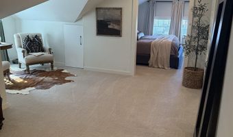 200 S 3RD St, Beresford, SD 57004