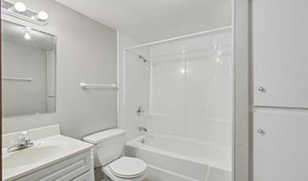 604 SE Tower Ct, Ankeny, IA 50021