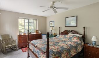 11 Lake Forest Dr, Burlington, VT 05401