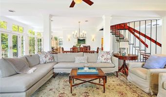 12 Howe St, Bristol, RI 02809