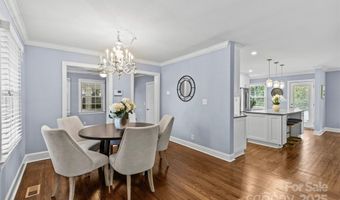 2538 Arnold Dr E, Charlotte, NC 28205