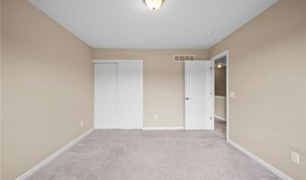 587 Surrey Dr, Aurora, OH 44202