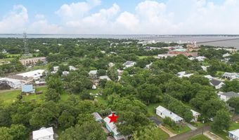 223 Sycamore St, Bay St. Louis, MS 39520