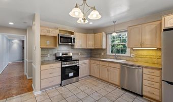 205 CLOVER Dr, Hockessin, DE 19707