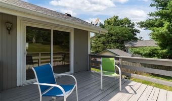 404 Applestone Dr, Ballwin, MO 63021