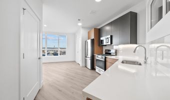 17 AVENUE E 201, Bayonne, NJ 07002