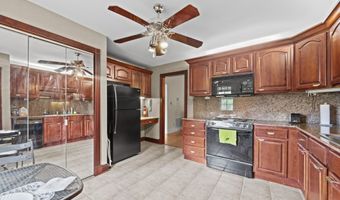 526 N 2nd St, Bay St. Louis, MS 39520