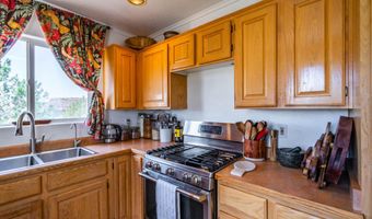 944 W Foothill Dr, Apple Valley, UT 84737