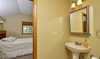 85 Maple St, Bellingham, MA 02019