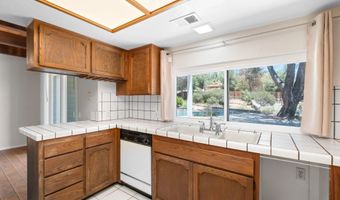 2827 N Victoria Dr, Alpine, CA 91901