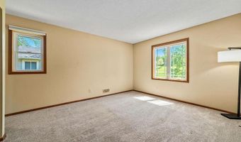 15769 Hayes Trl, Apple Valley, MN 55124
