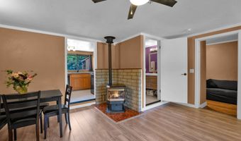 630 COLONIAL Dr, Springfield, OR 97477