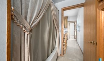 412 S 1st Ave, Brandon, SD 57005