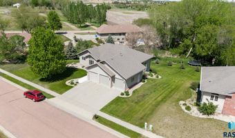 608 N Riverwood Cir, Brandon, SD 57005