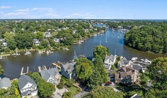 145 Spa Dr, Annapolis, MD 21403