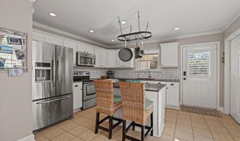 1307 Broad St, Beaufort, SC 29902
