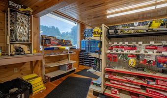 44 Main St, Albion, ME 04910