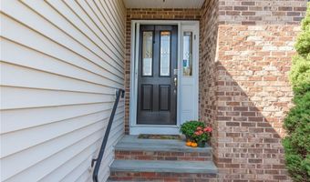 5 Sweet Corn Dr, Cranston, RI 02921