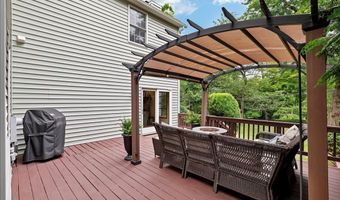 28 Loudon Pkwy, Albany, NY 12211