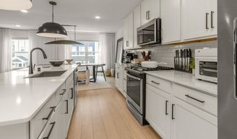 15577 Everglade Ave, Apple Valley, MN 55124