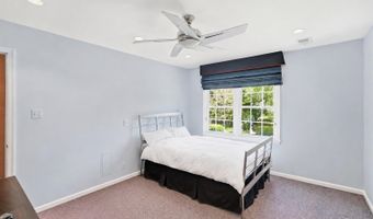 7556 PEPPERELL Dr, Bethesda, MD 20817