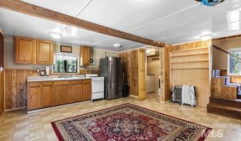 15 Little Donner Dr, Cascade, ID 83611