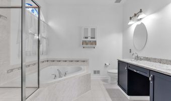 21 Hingham Ln, Barnegat, NJ 08005