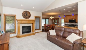 1018 Falcon Dr SE, Altoona, IA 50009