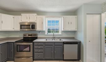 42 Regal Oaks, Barboursville, WV 25504