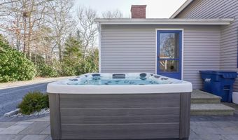 240 Oak St, Centerville, MA 02632