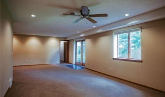610 25th St SW, Austin, MN 55912