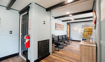 875 Hammond St, Bangor, ME 04401